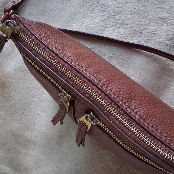 Fossil Crossbody - Picture 3 of 16